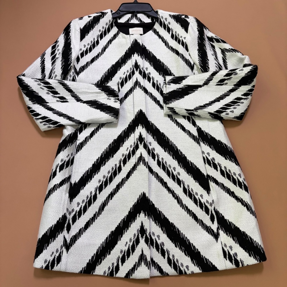 Chicos Black White Chevron Ikat Topper Jacket Size 0 S Zip Front Pockets Lined‎